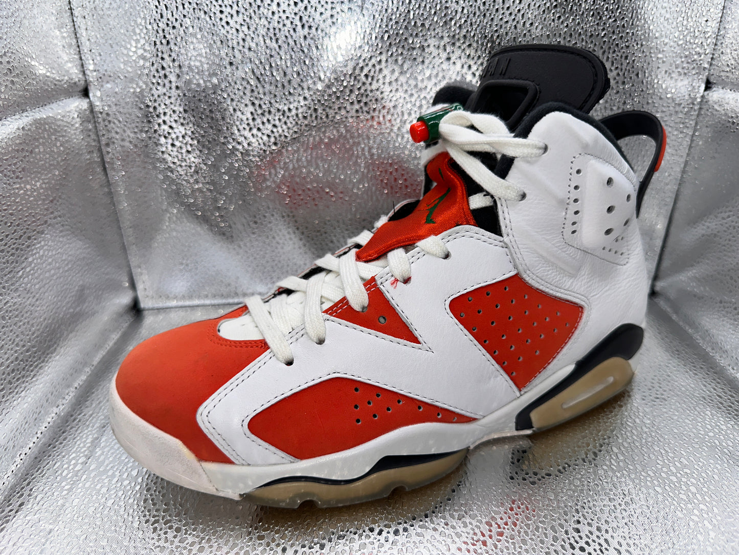 Jordan 6 Retro
Gatorade Like Mike White | size 8