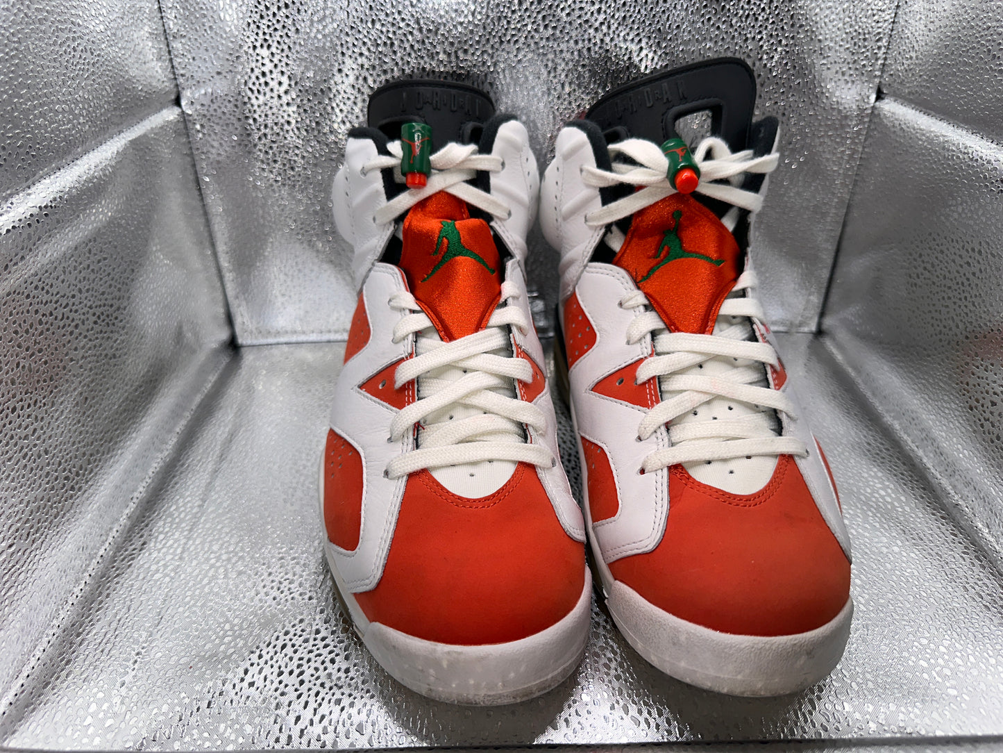 Jordan 6 Retro
Gatorade Like Mike White | size 8
