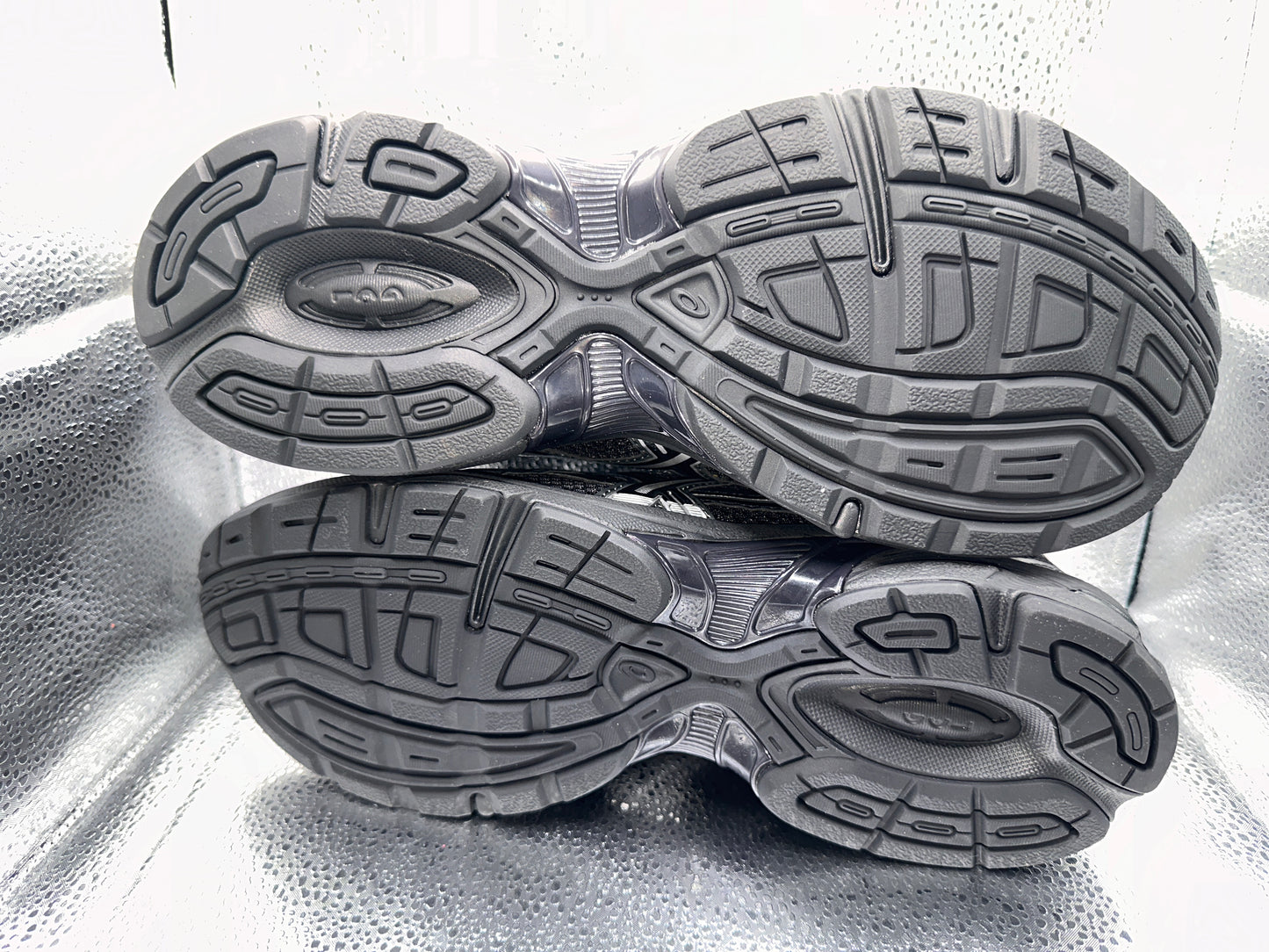 ASICS Gel-1130
Black Pure Silver | size 10