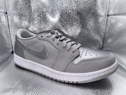 Jordan 1 Low OG
Metallic Silver | size 9.5