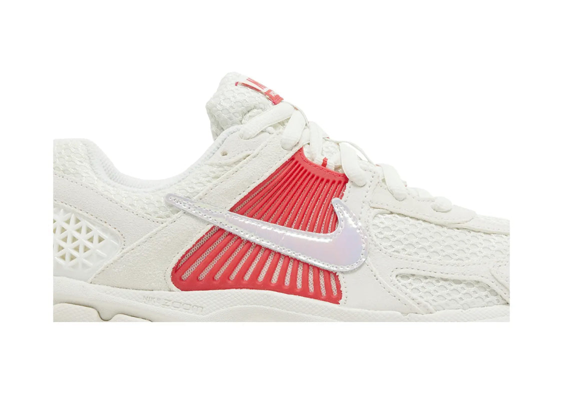 Nike Zoom Vomero 5
Siren Red M8