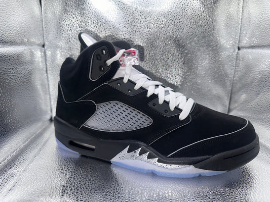 Jordan 5 Retro OG
Black Metallic Reimagined | size 15