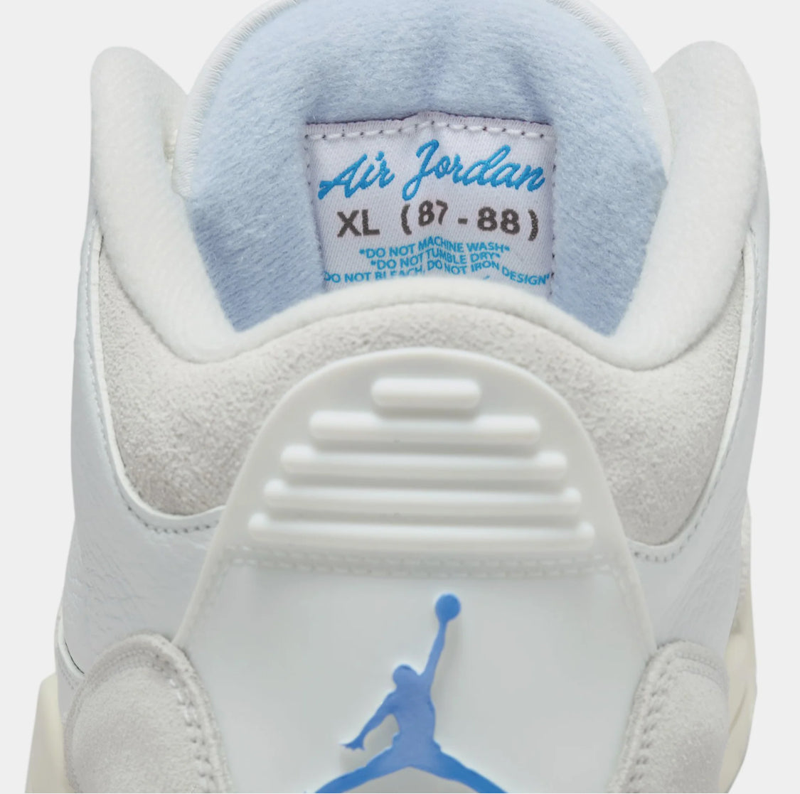 Jordan 3 Retro
Lucky Shorts M13