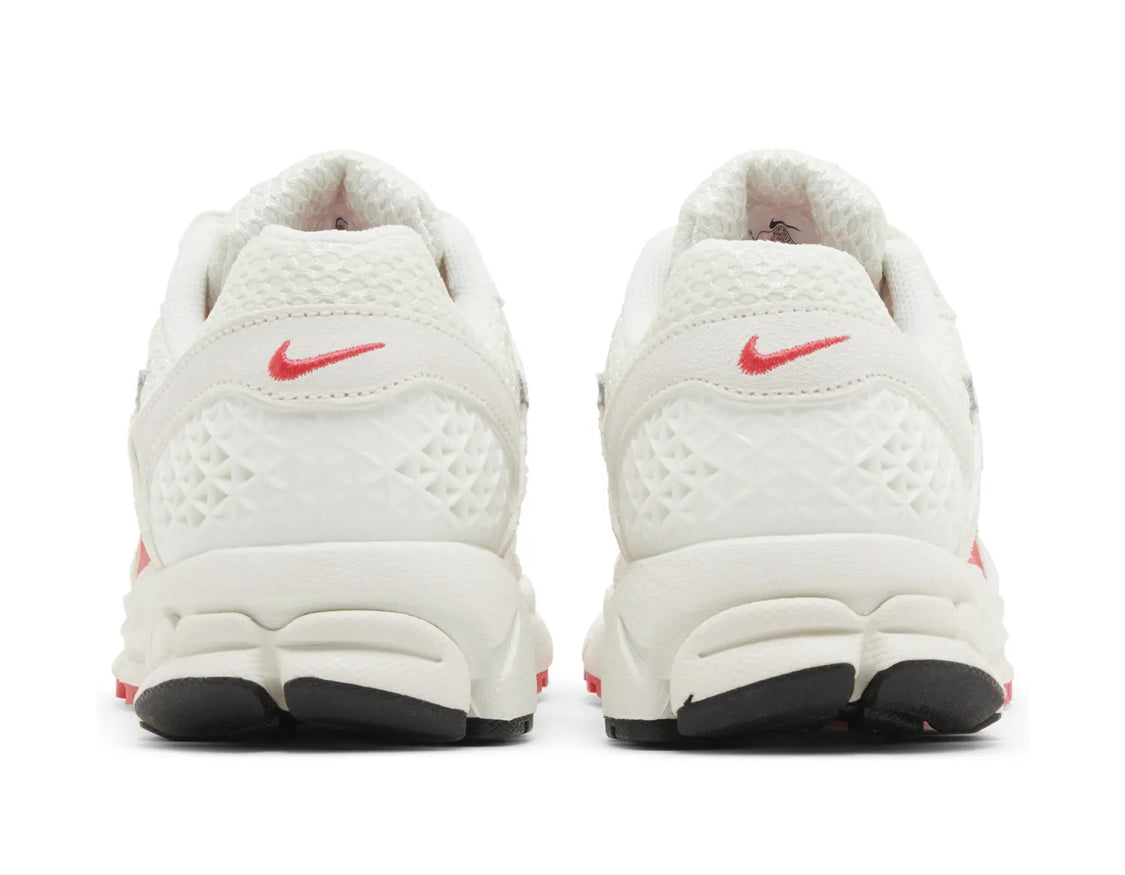Nike Zoom Vomero 5
Siren Red M8